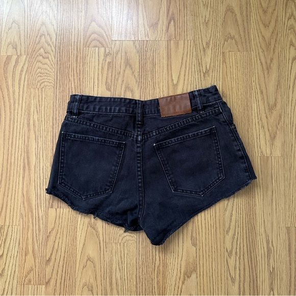 Billabong women’s high waisted denim shorts - Picture 2 of 3